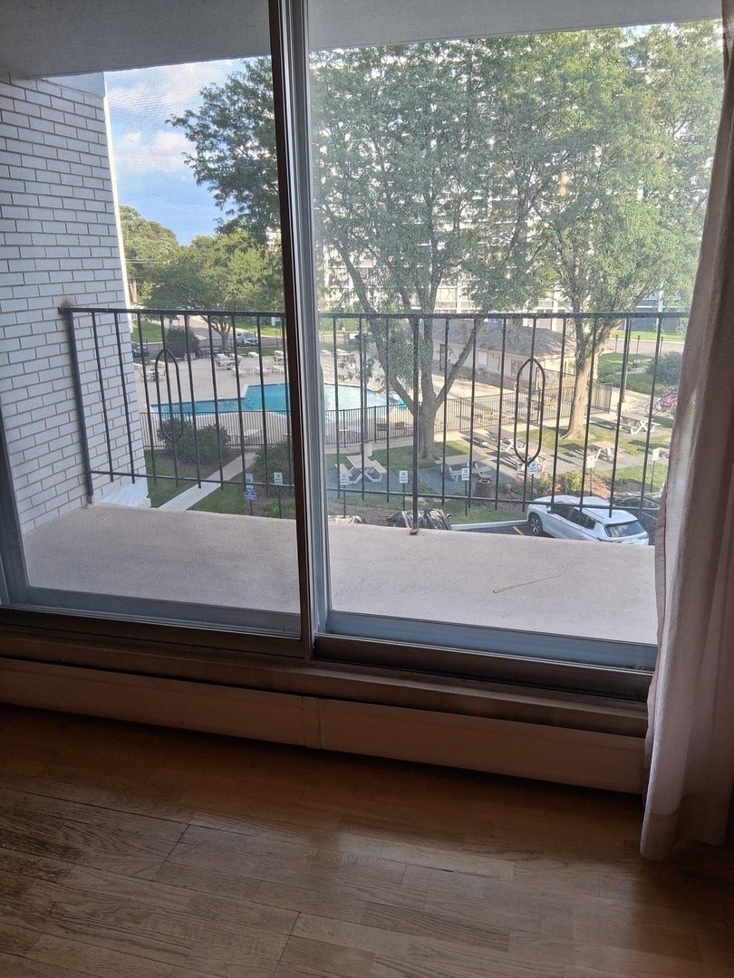 8815 W Golf Road 4H