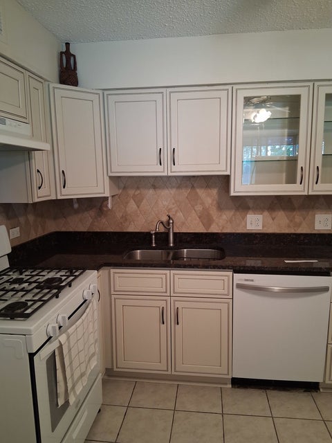 Tiny photo for 8815 W Golf Road #4H, Niles, IL 60714 (MLS # 12695846)