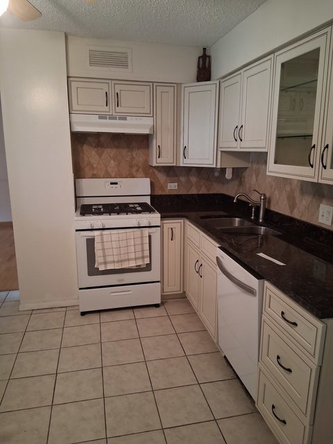 Tiny photo for 8815 W Golf Road #4H, Niles, IL 60714 (MLS # 12695846)