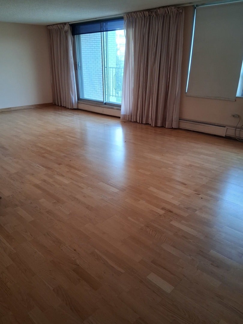 8815 W Golf Road 4H