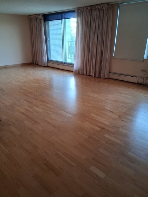 Tiny photo for 8815 W Golf Road #4H, Niles, IL 60714 (MLS # 12695846)