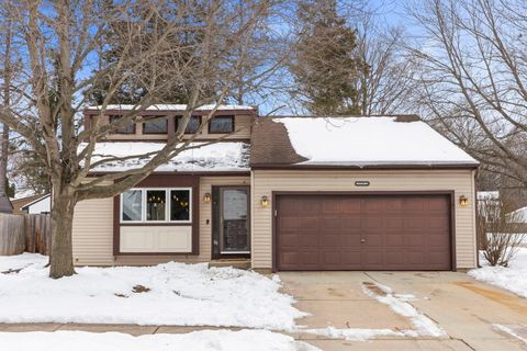 Photo of 665 KRAMER Court, Batavia, IL 60510 (MLS # 12524463)