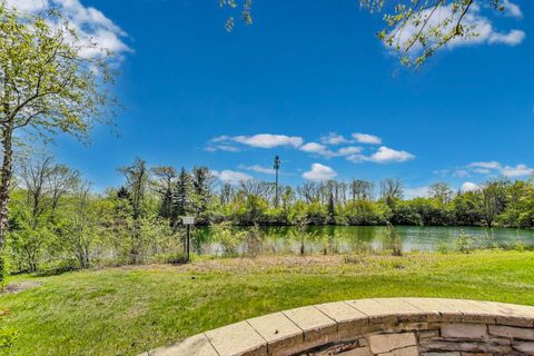 Tiny photo for 425 Village Green #213, Lincolnshire, IL 60069 (MLS # 12398528)