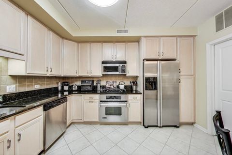 Tiny photo for 425 Village Green #213, Lincolnshire, IL 60069 (MLS # 12398528)