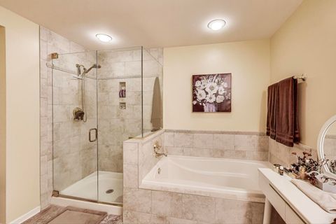 Tiny photo for 425 Village Green #213, Lincolnshire, IL 60069 (MLS # 12398528)