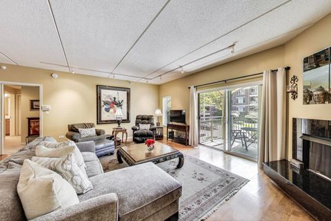 Tiny photo for 425 Village Green #213, Lincolnshire, IL 60069 (MLS # 12398528)