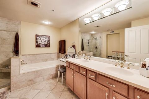 Tiny photo for 425 Village Green #213, Lincolnshire, IL 60069 (MLS # 12398528)