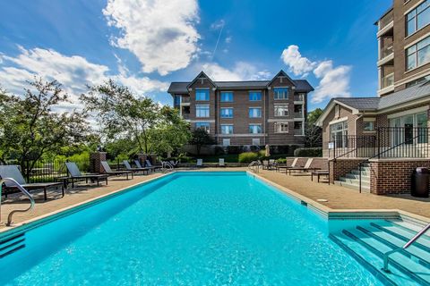 Tiny photo for 425 Village Green #213, Lincolnshire, IL 60069 (MLS # 12398528)