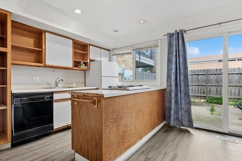 Tiny photo for 1814 Sessions Walk WALK #1814, Hoffman Estates, IL 60169 (MLS # 12675186)
