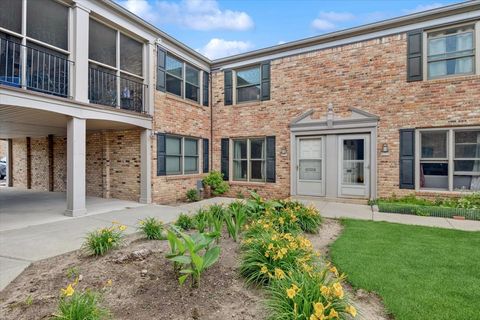 Tiny photo for 1814 Sessions Walk WALK #1814, Hoffman Estates, IL 60169 (MLS # 12675186)