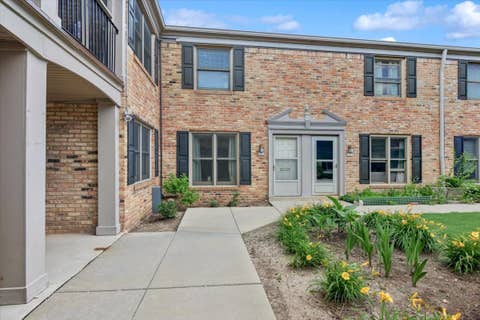 Photo of 1814 Sessions Walk WALK #1814, Hoffman Estates, IL 60169 (MLS # 12675186)