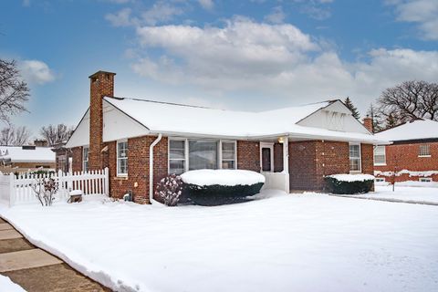 Photo of 2128 Hull Avenue, Westchester, IL 60154 (MLS # 12518760)