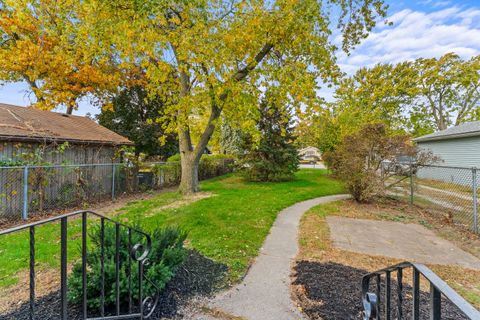 Tiny photo for 18241 Ridgewood Avenue, Lansing, IL 60438 (MLS # 12588243)