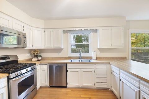 Tiny photo for 983 Bosworthfield Road, Barrington, IL 60010 (MLS # 12783399)