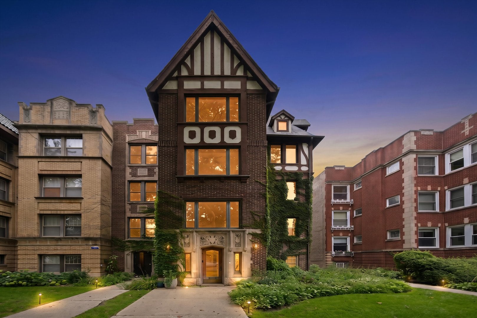 1354 W Greenleaf Avenue 1B