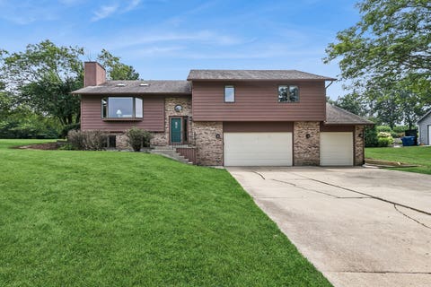 Tiny photo for 805 Amber Lane, Lake Villa, IL 60046 (MLS # 12690910)