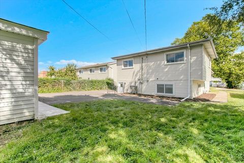 Tiny photo for 174 Ash Avenue, Wood Dale, IL 60191 (MLS # 12493272)