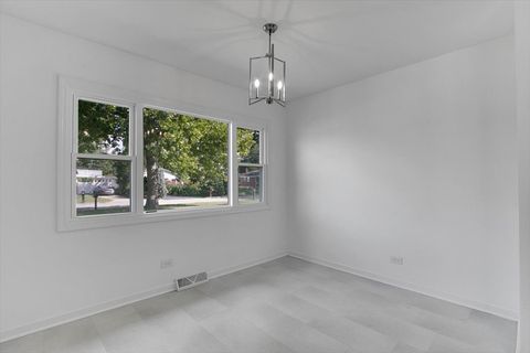 Tiny photo for 174 Ash Avenue, Wood Dale, IL 60191 (MLS # 12493272)