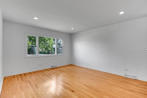 Tiny photo for 174 Ash Avenue, Wood Dale, IL 60191 (MLS # 12493272)