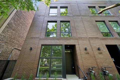 1333 E Madison Park Chicago IL 60615