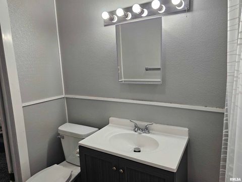 Tiny photo for 611 E Meridian Street, Marion, IL 62959 (MLS # QC4267564)