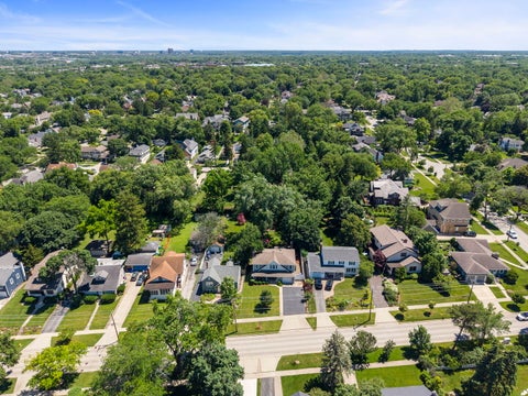 Tiny photo for 645 Hill Avenue, Glen Ellyn, IL 60137 (MLS # 12754464)