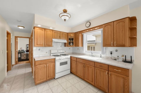 Tiny photo for 9972 Ivanhoe Avenue, Schiller Park, IL 60176 (MLS # 12695880)