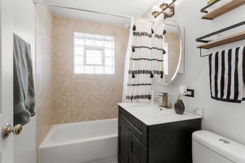 Tiny photo for 200 Linn Court #D, North Aurora, IL 60542 (MLS # 12557310)