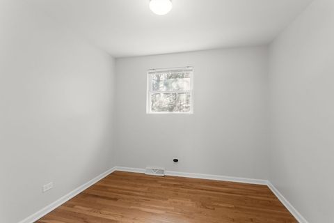 Tiny photo for 200 Linn Court #D, North Aurora, IL 60542 (MLS # 12557310)