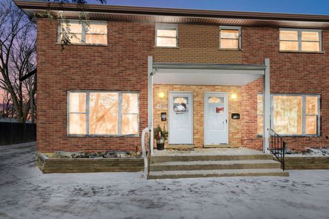 Photo of 200 Linn Court #D, North Aurora, IL 60542 (MLS # 12557310)