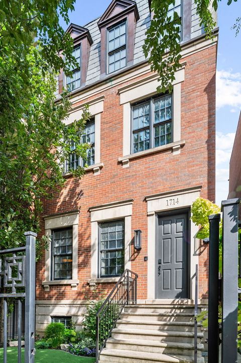 Chicago Area Homes For Sale 23 1714 W Wolfram Street Chicago IL 60657