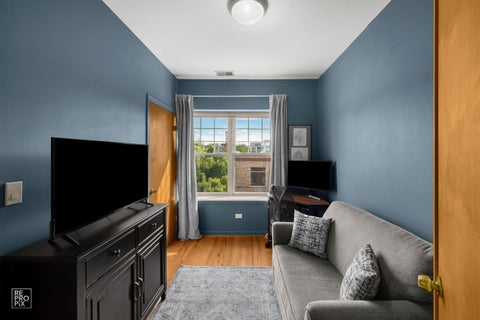 Tiny photo for 2546 W George Street #3, Chicago, IL 60618 (MLS # 12772427)