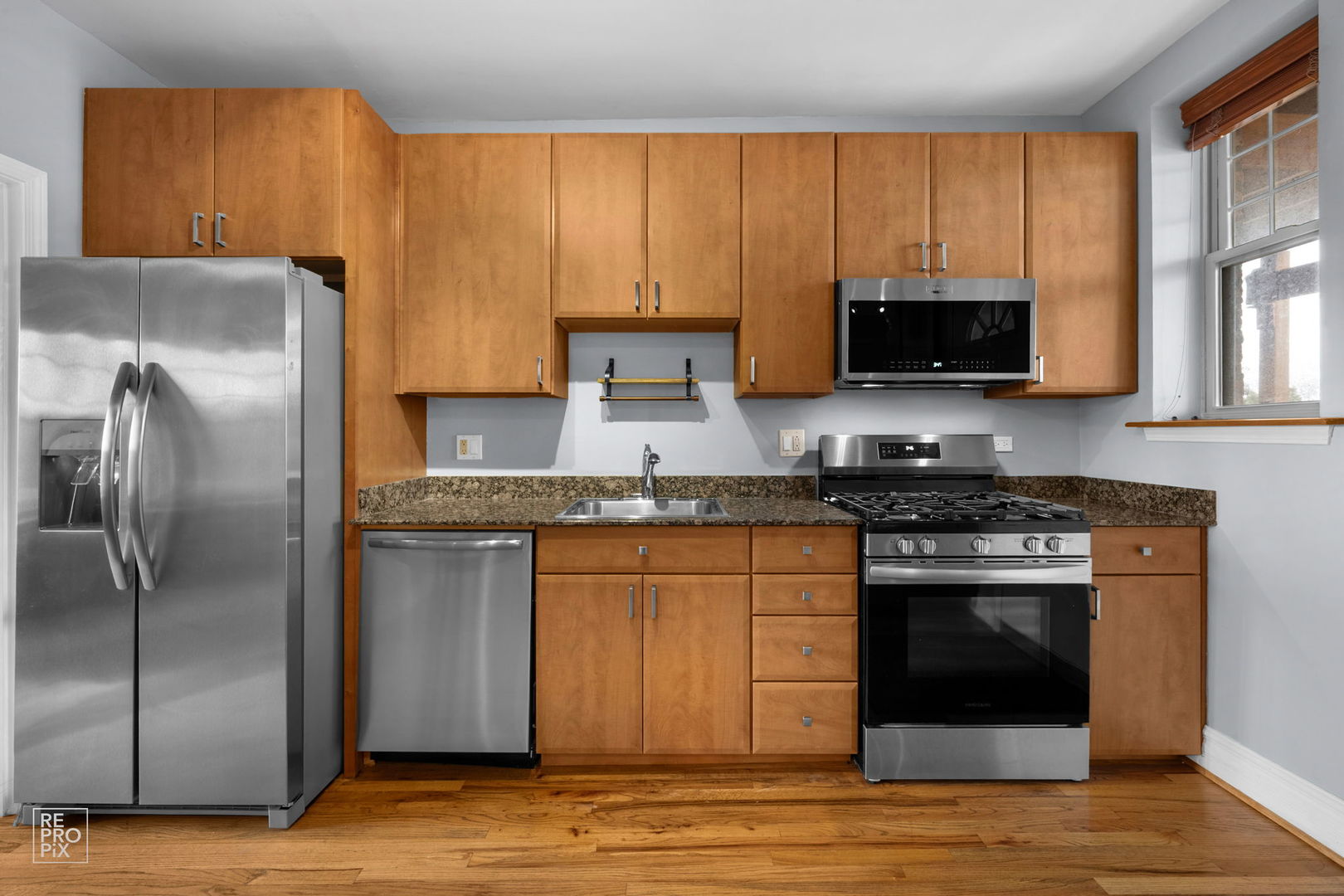 2546 W George Street 3