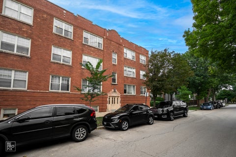 Photo of 2546 W George Street #3, Chicago, IL 60618 (MLS # 12772427)