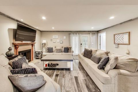 Tiny photo for 32362 N PINE Avenue, Grayslake, IL 60030 (MLS # 12498457)