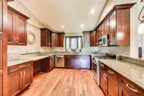 Tiny photo for 32362 N PINE Avenue, Grayslake, IL 60030 (MLS # 12498457)