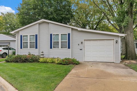 Tiny photo for 117 Parkwood Road, Elgin, IL 60123 (MLS # 12524157)