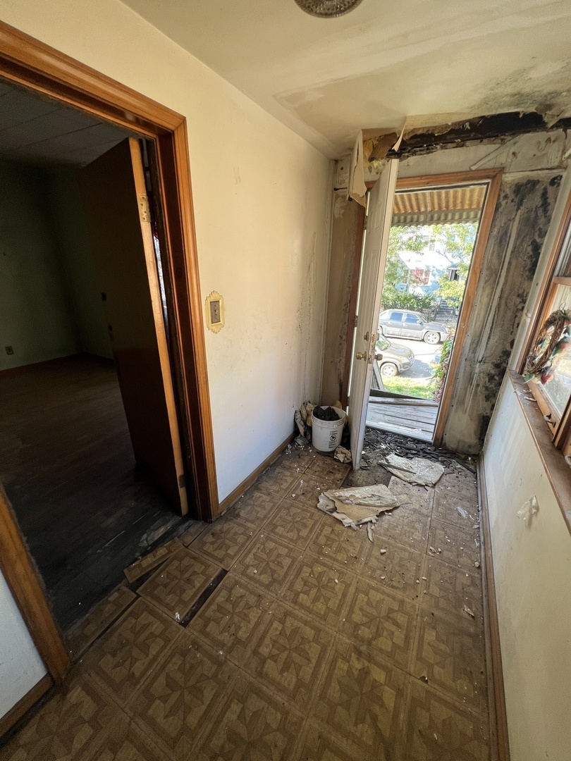 2625 S Karlov Avenue