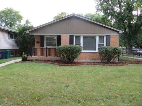 Tiny photo for 201 N Stewart Avenue, Lombard, IL 60148 (MLS # 12494970)