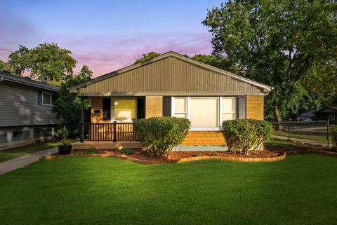 Tiny photo for 201 N Stewart Avenue, Lombard, IL 60148 (MLS # 12494970)