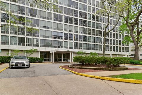 Photo of 601 E 32nd Street #800, Chicago, IL 60616 (MLS # 12640596)