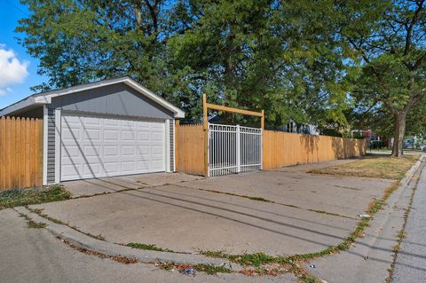 Tiny photo for 9954 S Wallace Avenue, Chicago, IL 60628 (MLS # 12486922)