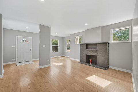 Tiny photo for 9954 S Wallace Avenue, Chicago, IL 60628 (MLS # 12486922)
