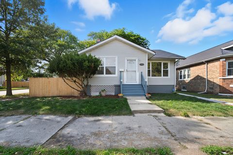 Tiny photo for 9954 S Wallace Avenue, Chicago, IL 60628 (MLS # 12486922)
