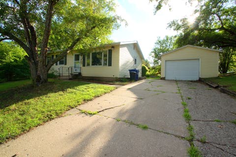 Tiny photo for 3406 MAGNOLIA Court, Bettendorf, IA 52722 (MLS # 12682465)
