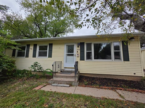 Photo of 3406 MAGNOLIA Court, Bettendorf, IA 52722 (MLS # 12682465)