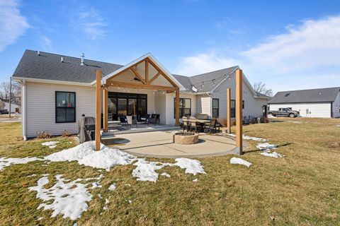 Tiny photo for 203 N Niles Avenue, Tuscola, IL 61953 (MLS # 12563995)