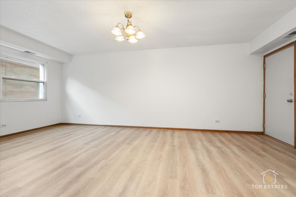 222 W 26th Street 202