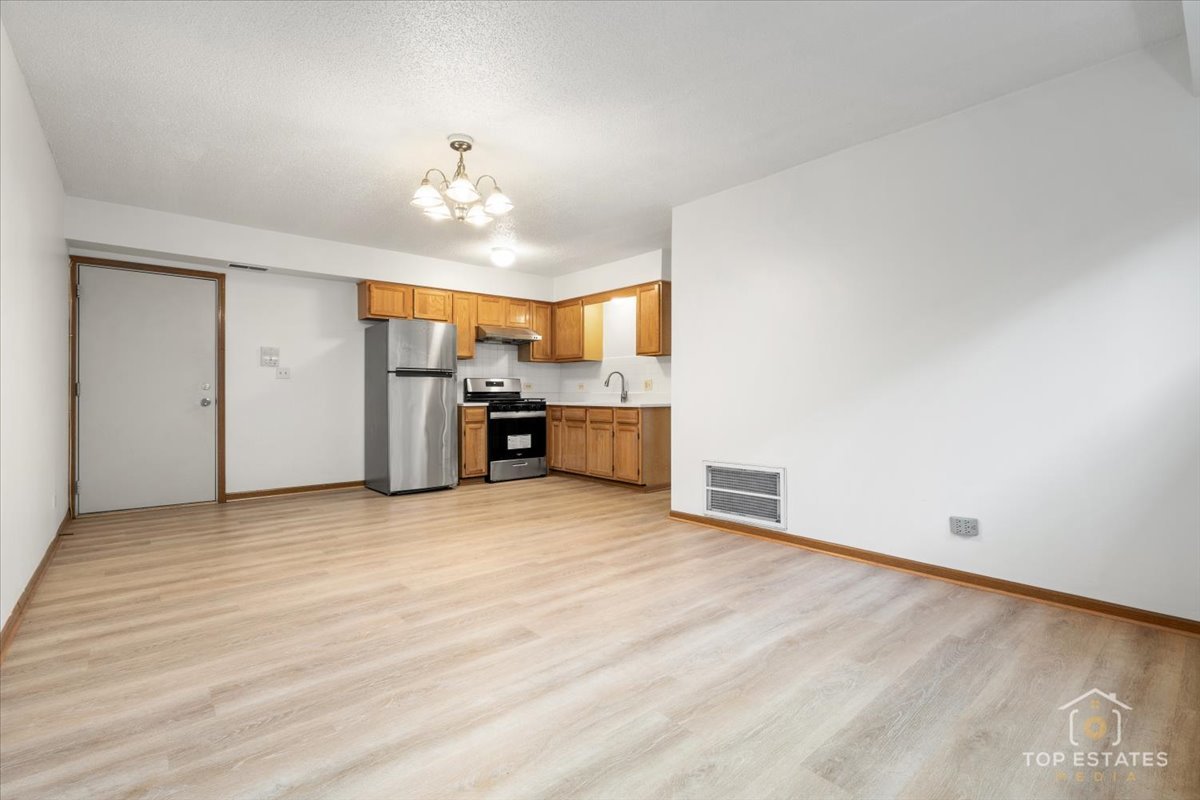 222 W 26th Street 202