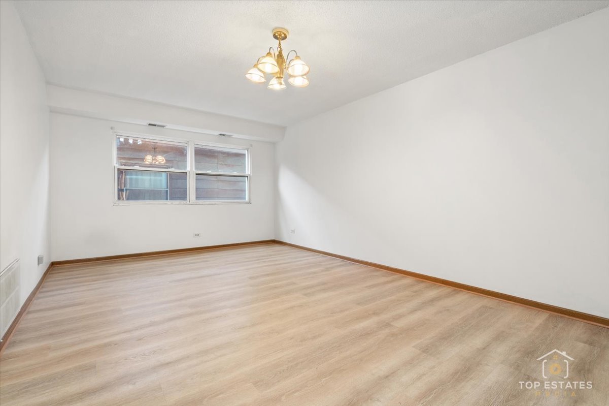 222 W 26th Street 202
